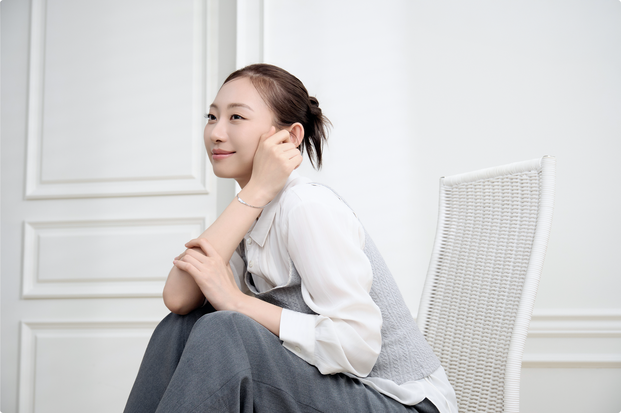 내일,꿈 up 팔찌 착용 모습 3